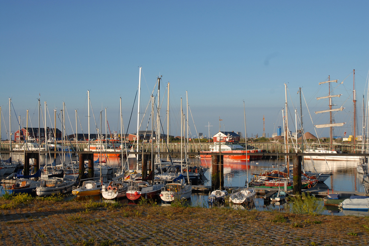 Helgoland Hafen Segelboote